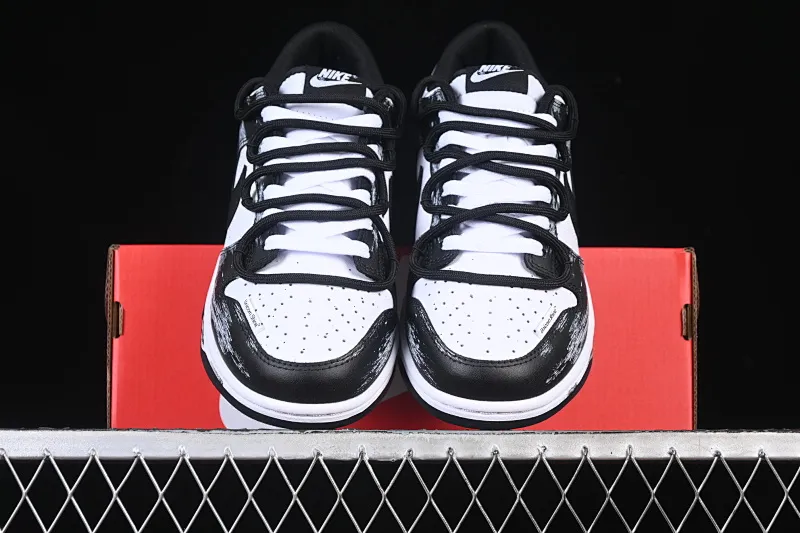 All categories Nk SB Dunk Series Nk SB Dunk Low High-end customized low-top sneakers Nike SB Dunk Low Punk style black and white straps High-end customized low-top casual sneakers DD1391-100